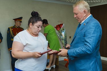 Ни один из них не отступил ни на шаг…